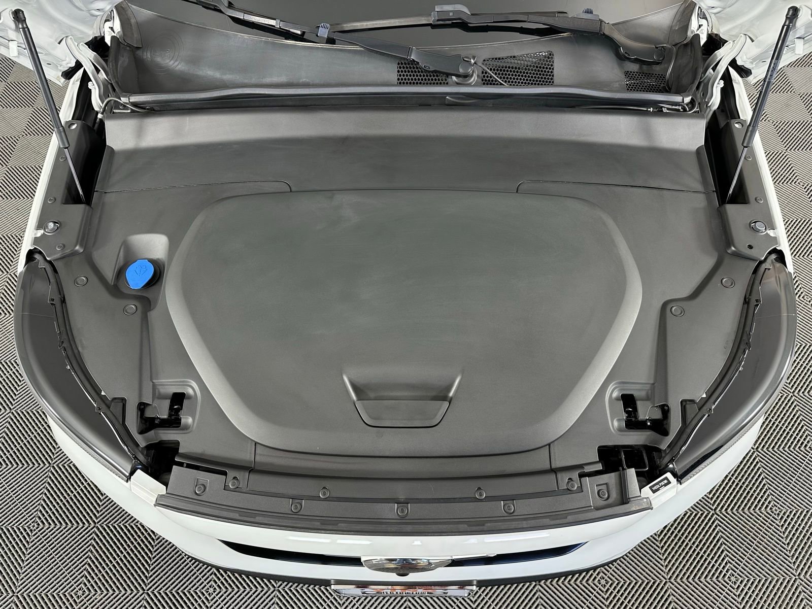 Used 2023 Volvo XC40 Recharge Plus image 23