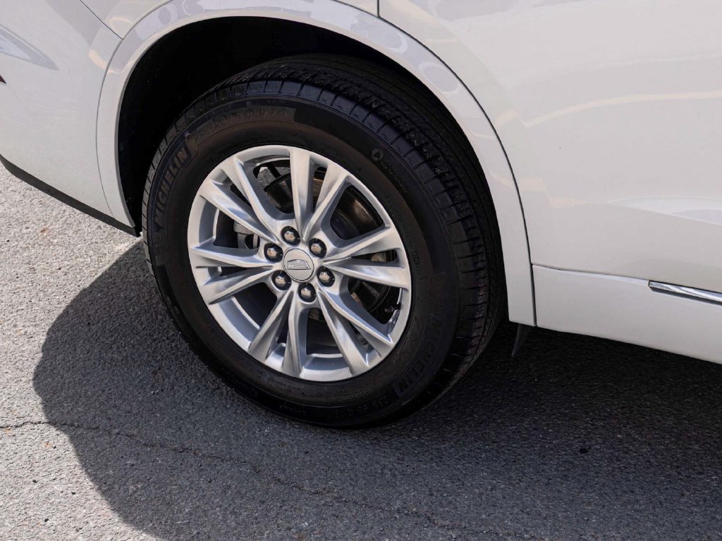 Used 2024 Cadillac XT6 Luxury w/ LPO, Floor Liner Package AWD/4WD image 10