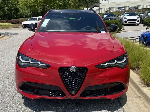 New 2025 Alfa Romeo Stelvio Sprint image 3