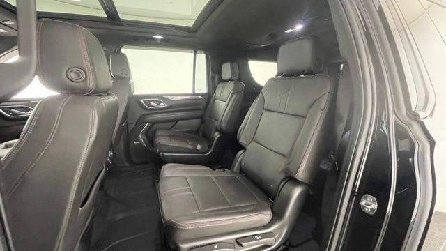 Used 2022 Chevrolet Suburban RST w/ Luxury Package image 45