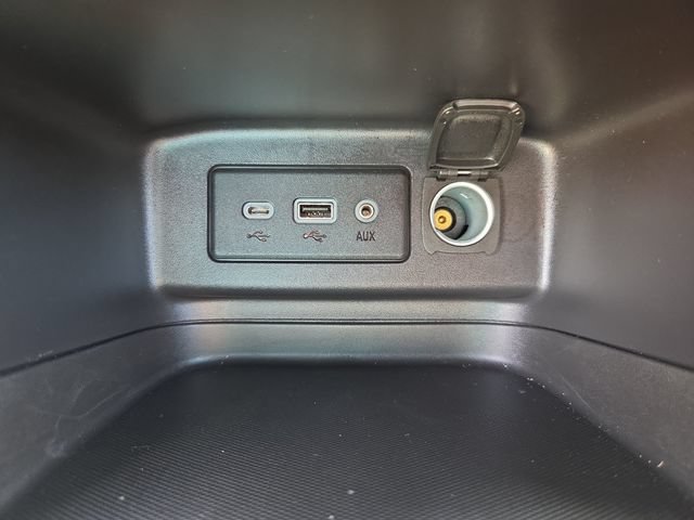 Certified 2023 Chevrolet Equinox RS w/ LPO, Floor Liner Package AWD/4WD image 24