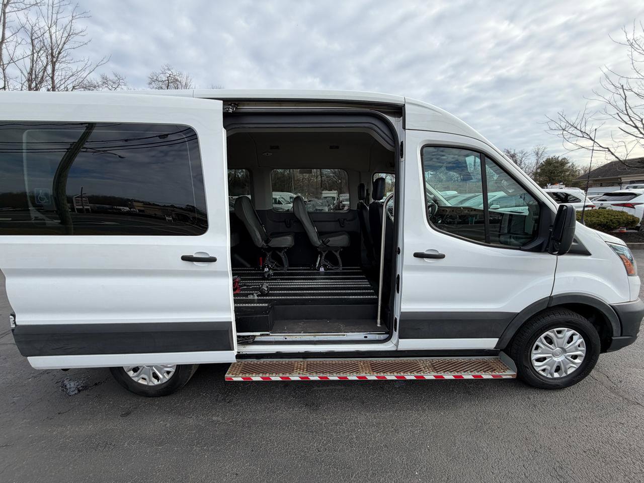 Used 2020 Ford Transit 150 XL RWD image 31