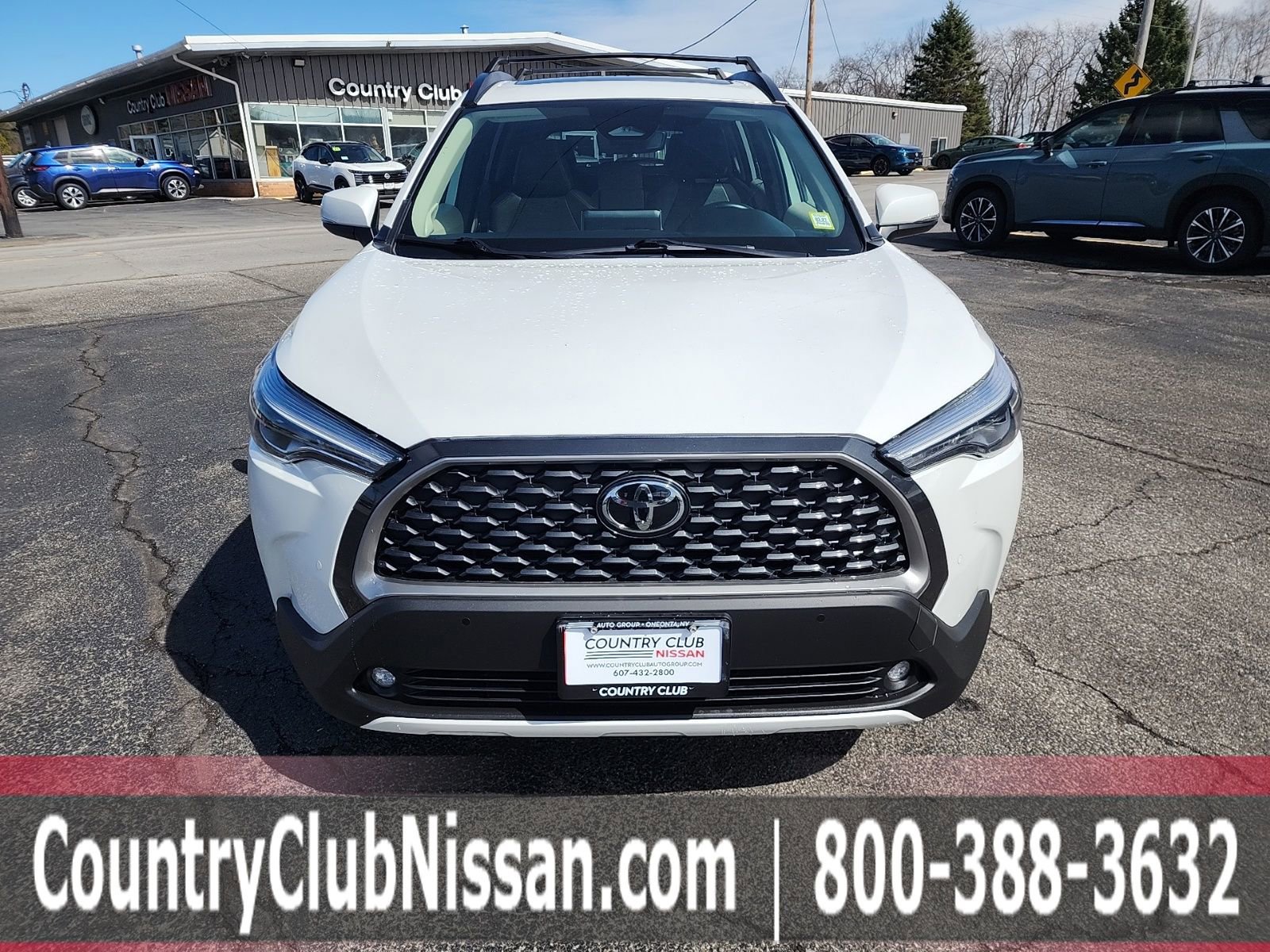 Used 2023 Toyota Corolla Cross XLE w/ Convenience Package image 3