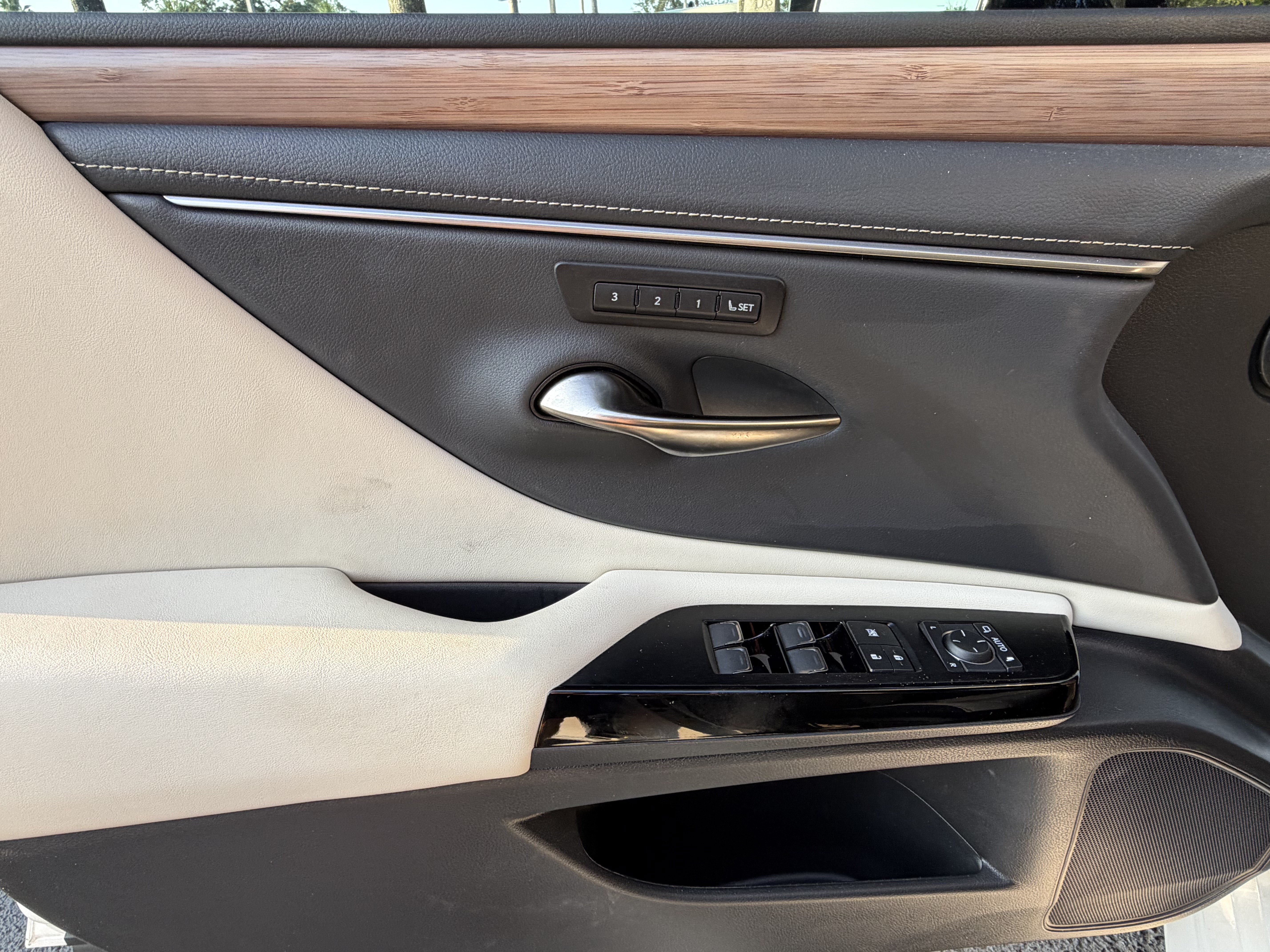 Certified 2023 Lexus ES 350 w/ Premium Package FWD image 13