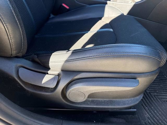 Used 2019 Kia Optima S w/ S Panoramic Sunroof Package image 15