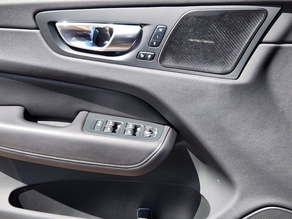 Used 2023 Volvo XC60 T8 Plus w/ Climate Package AWD/4WD image 13