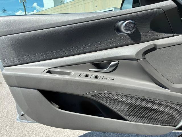 Used 2022 Hyundai Elantra SEL w/ Cargo Package FWD image 10