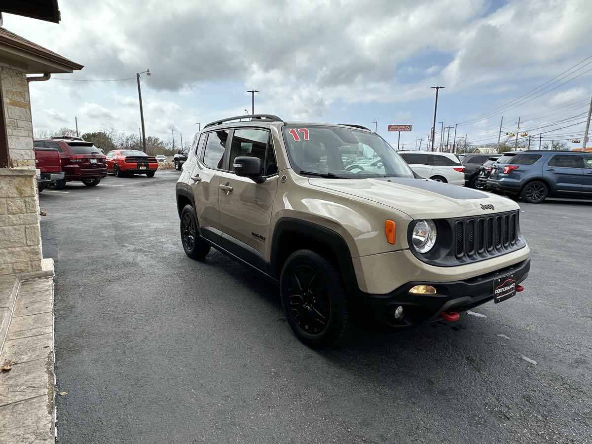 Used 2017 Jeep Renegade Trailhawk image 4