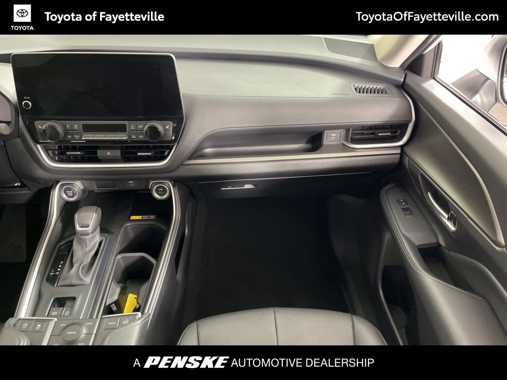 Used 2025 Toyota Grand Highlander AWD image 21