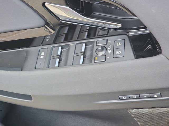 Used 2025 Land Rover Range Rover Evoque S image 27