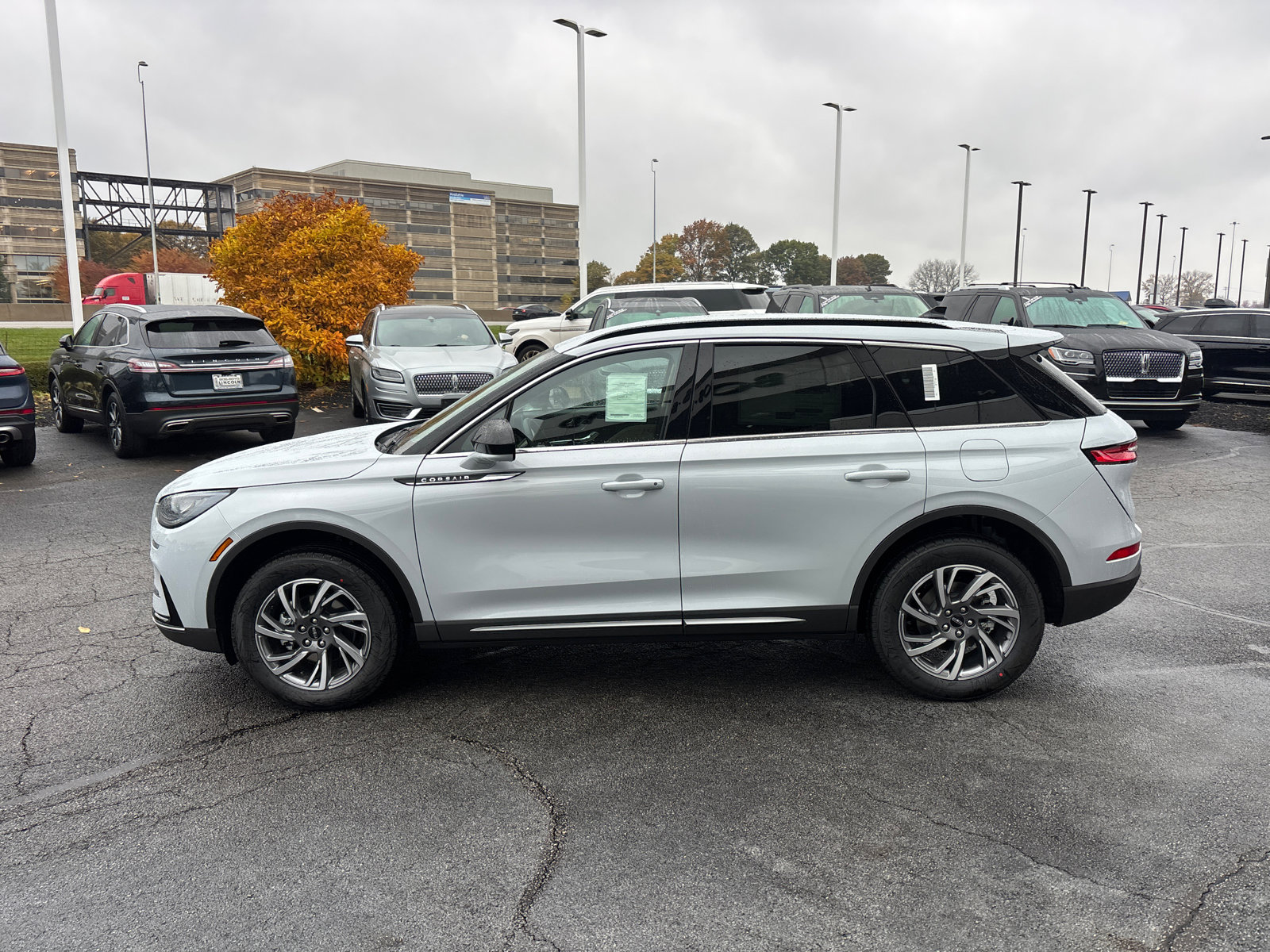 New 2026 Lincoln Corsair Premiere image 4