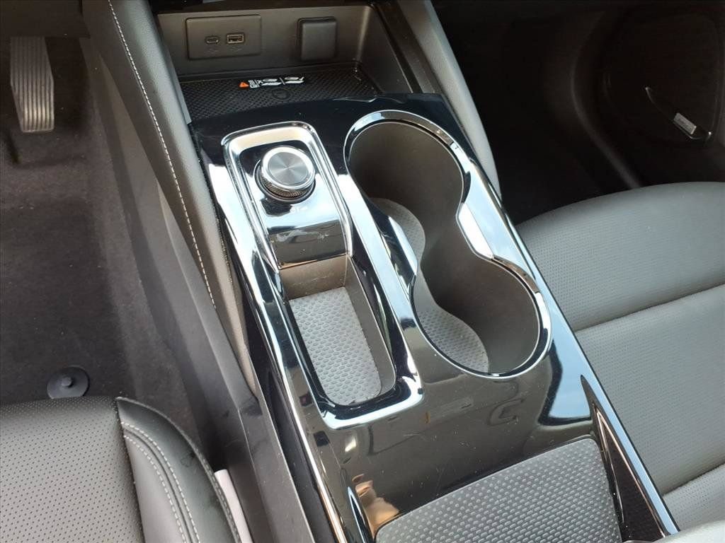 Used 2024 Buick Envision Preferred AWD/4WD image 31