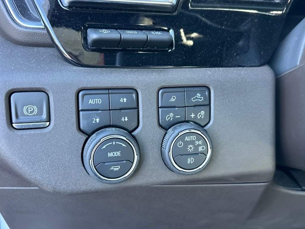 Used 2022 Chevrolet Silverado 1500 LTZ w/ Technology Package image 23