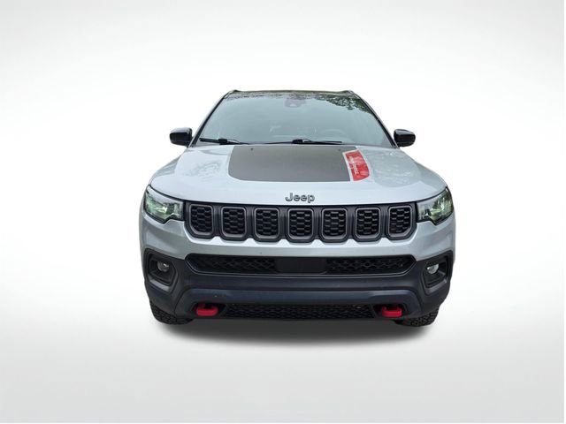 Used 2024 Jeep Compass Trailhawk image 3