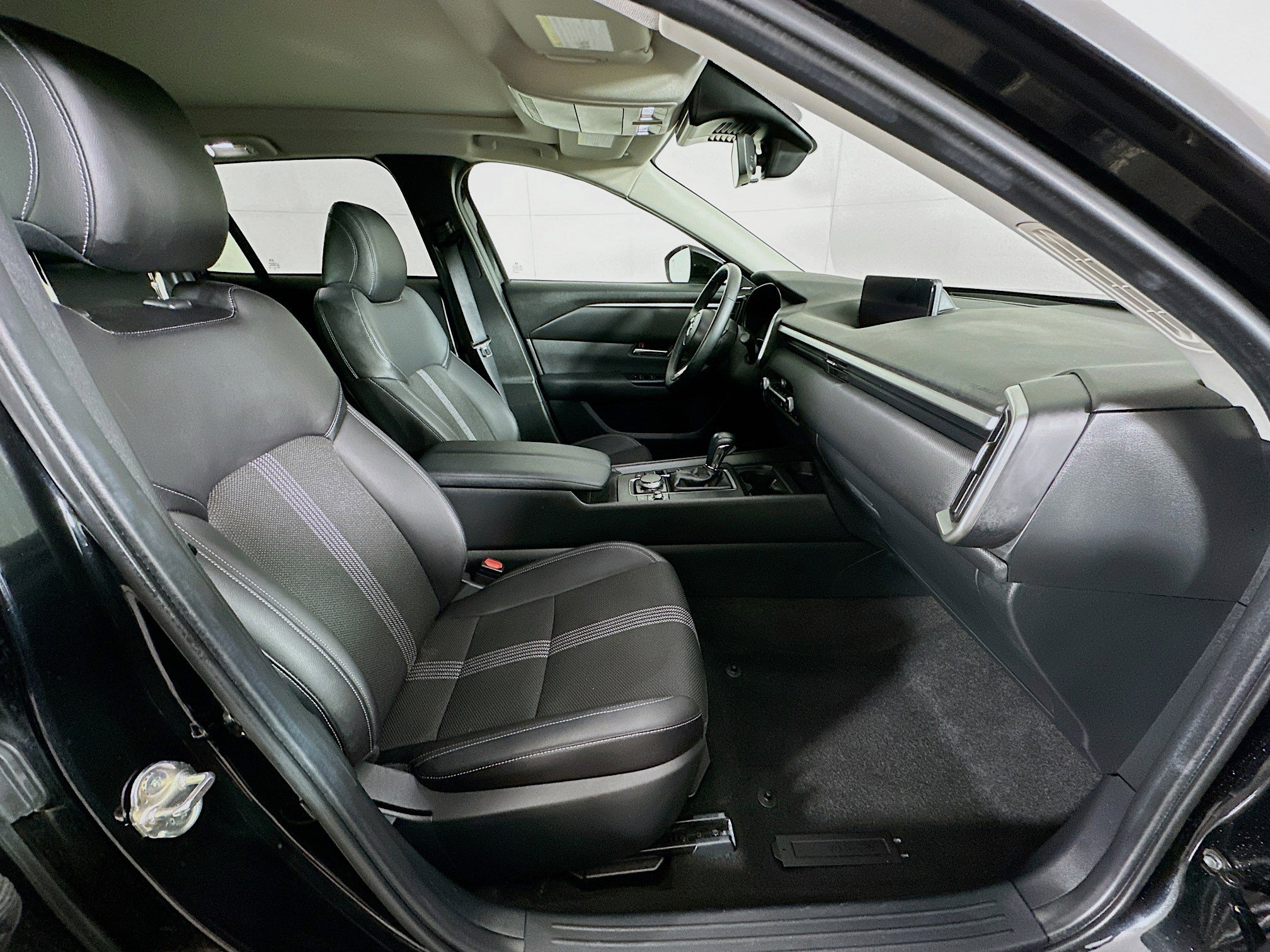 Used 2025 MAZDA CX-50 AWD 2.5 S w/ Premium Package image 31