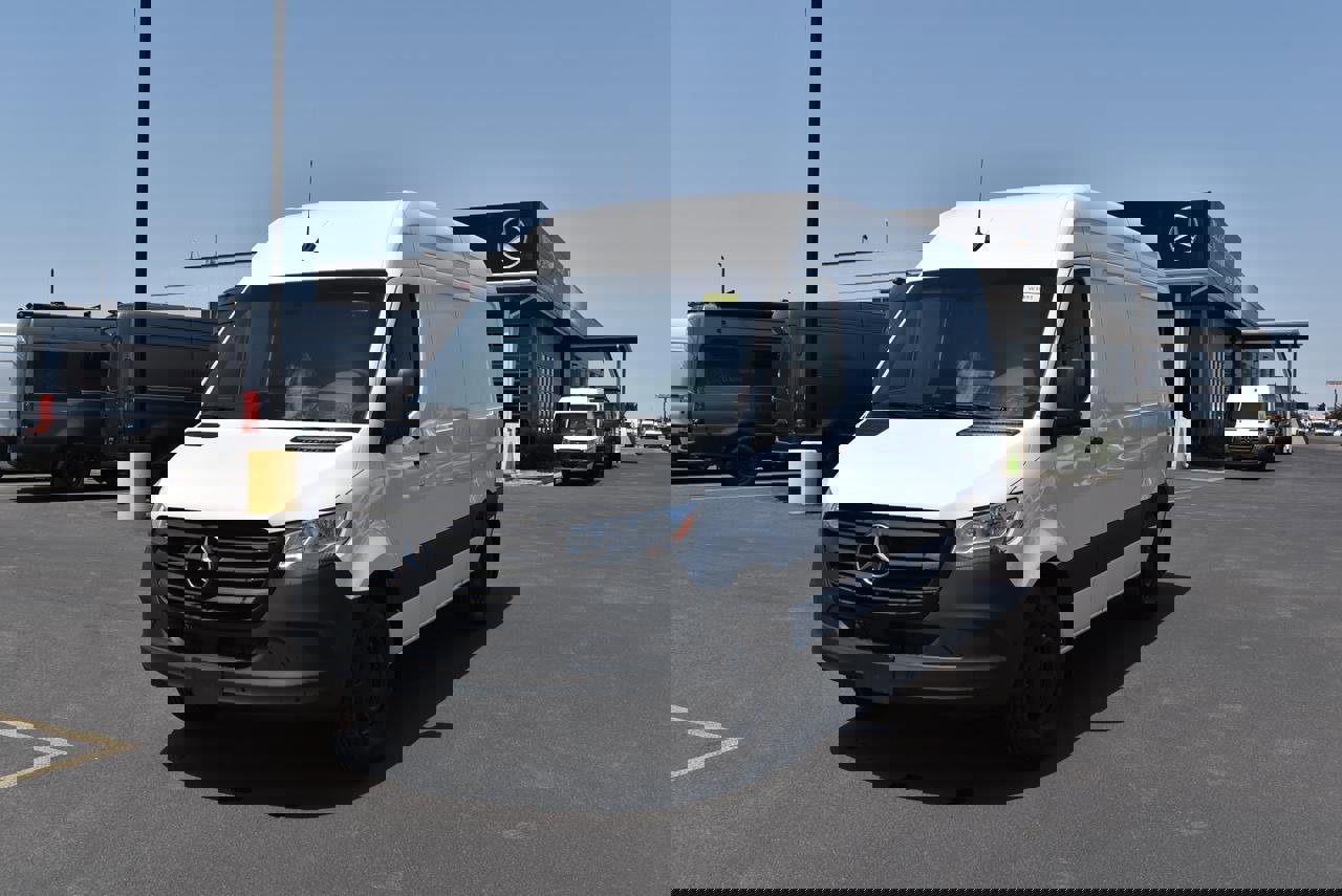 New 2025 Mercedes-Benz Sprinter 2500 image 1