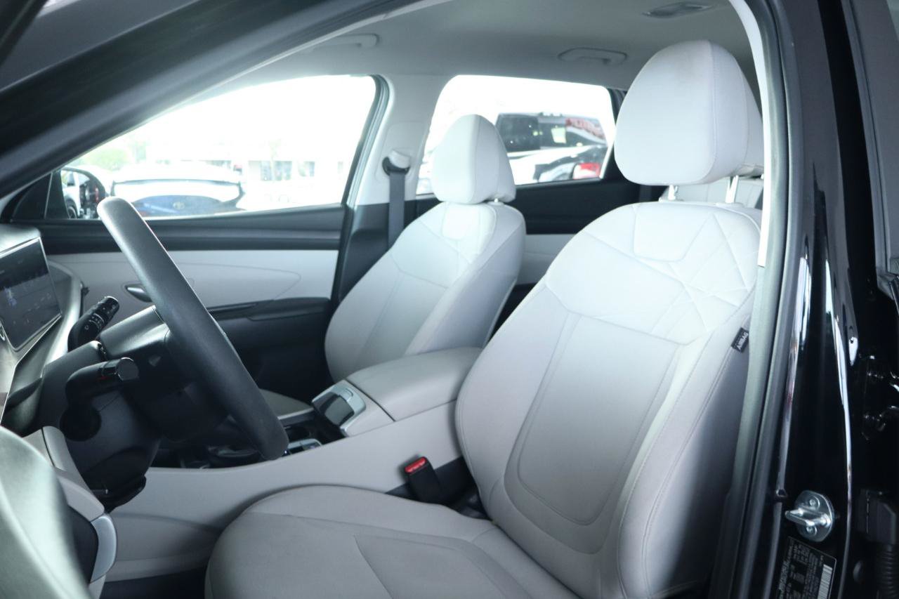 Used 2026 Hyundai Tucson SE FWD image 16