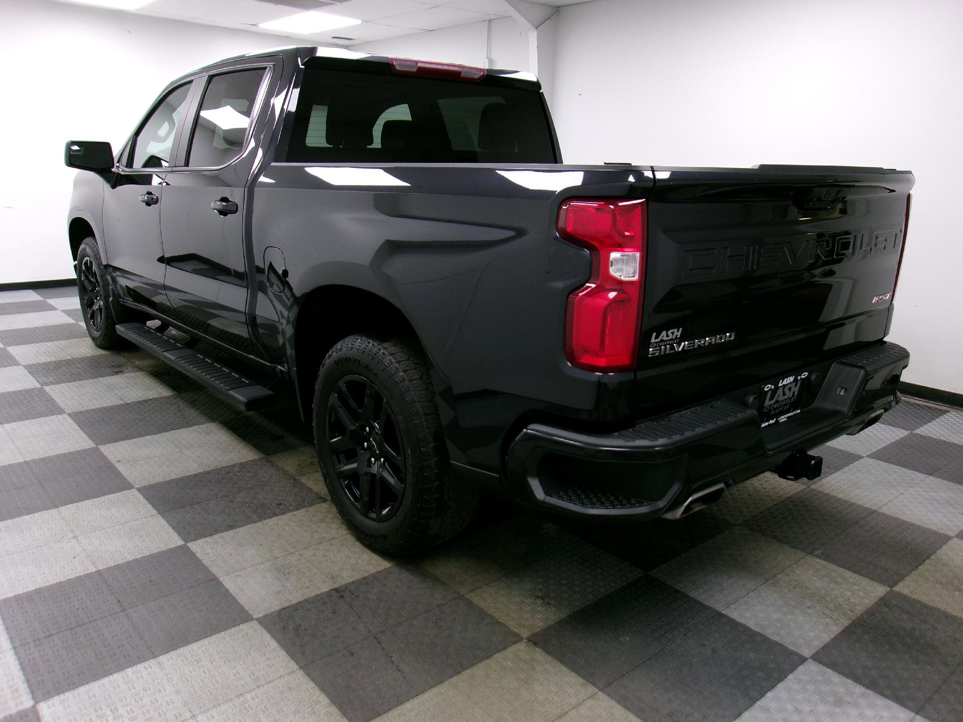 Certified 2022 Chevrolet Silverado 1500 RST image 2