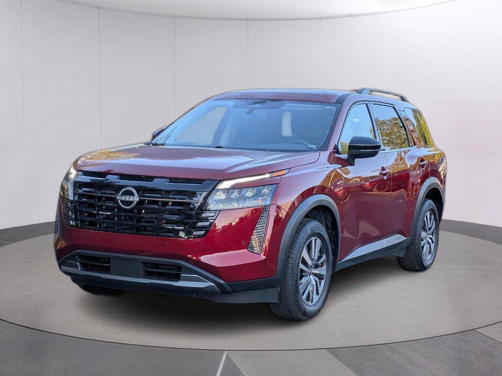 Used 2026 Nissan Pathfinder SL FWD image 1
