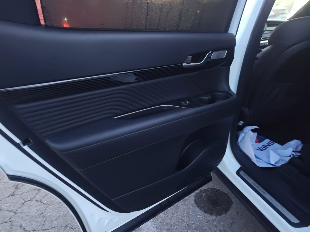 Used 2025 Hyundai Palisade Calligraphy AWD/4WD image 14