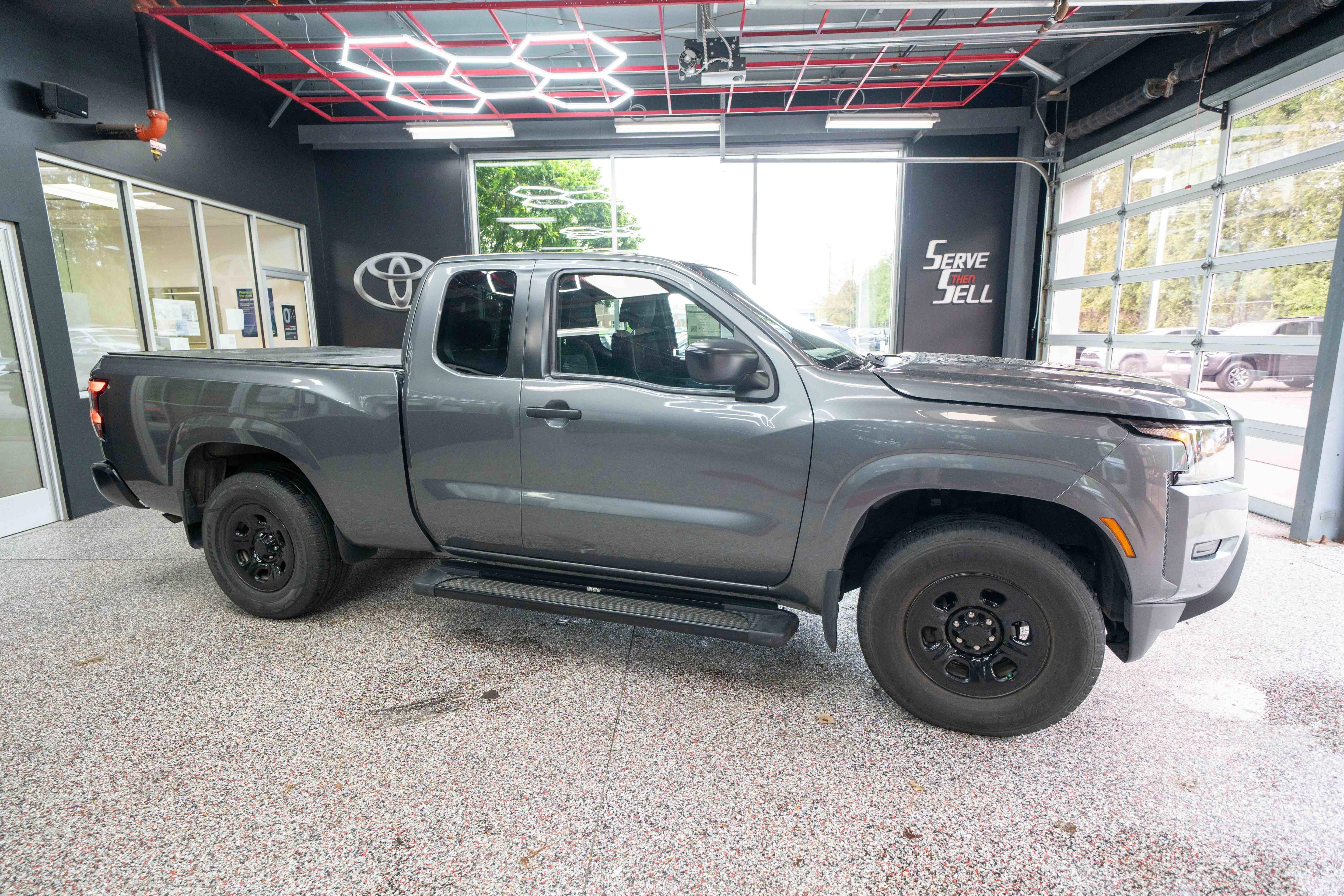 Used 2022 Nissan Frontier S AWD/4WD image 5