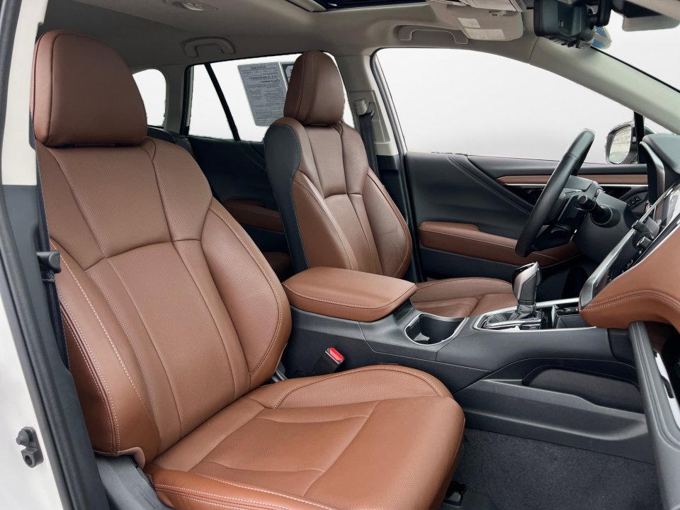 Used 2025 Subaru Outback Touring XT w/ Popular Package #2 image 9