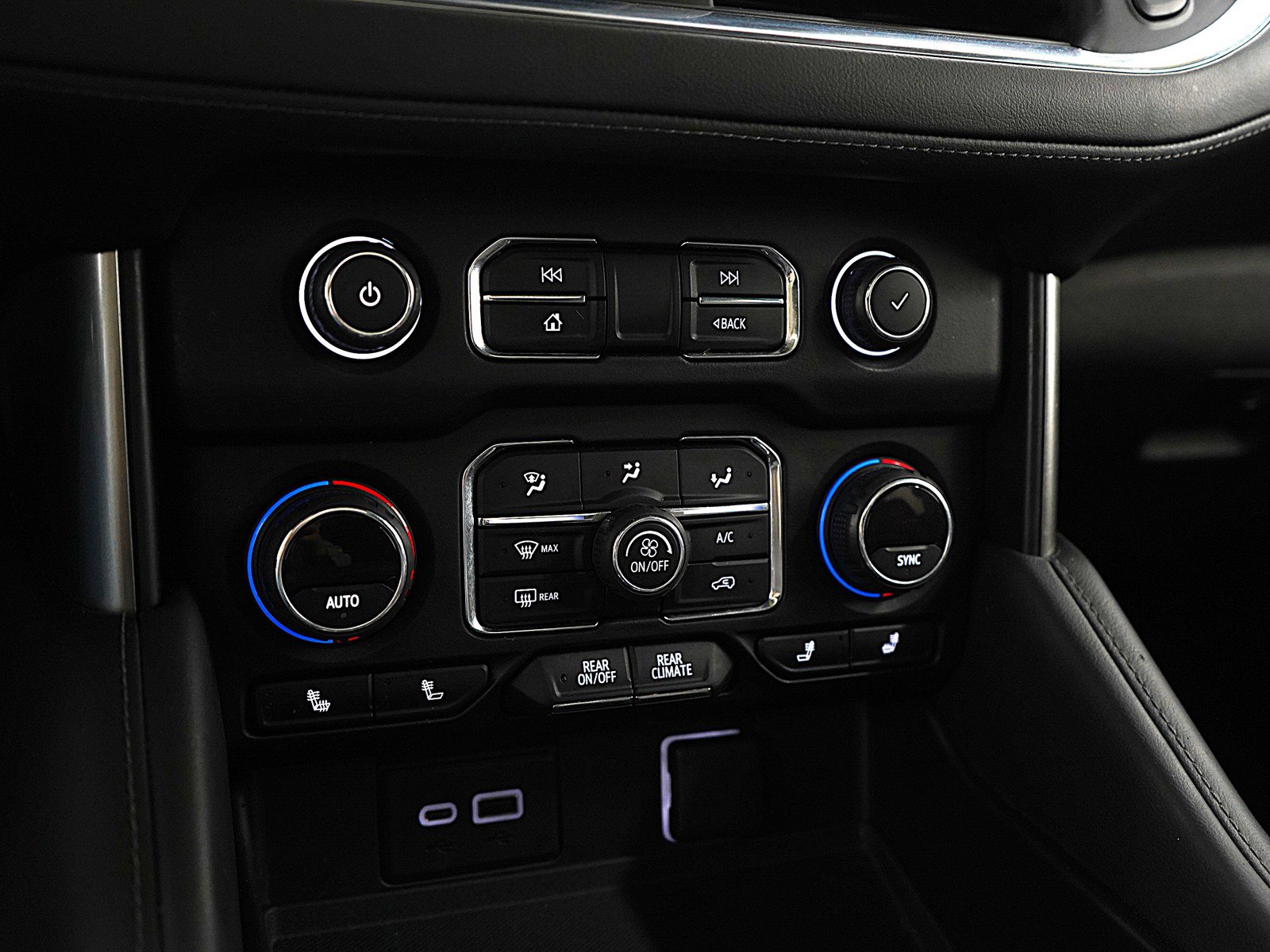 Used 2021 Chevrolet Tahoe Z71 w/ Luxury Package image 25