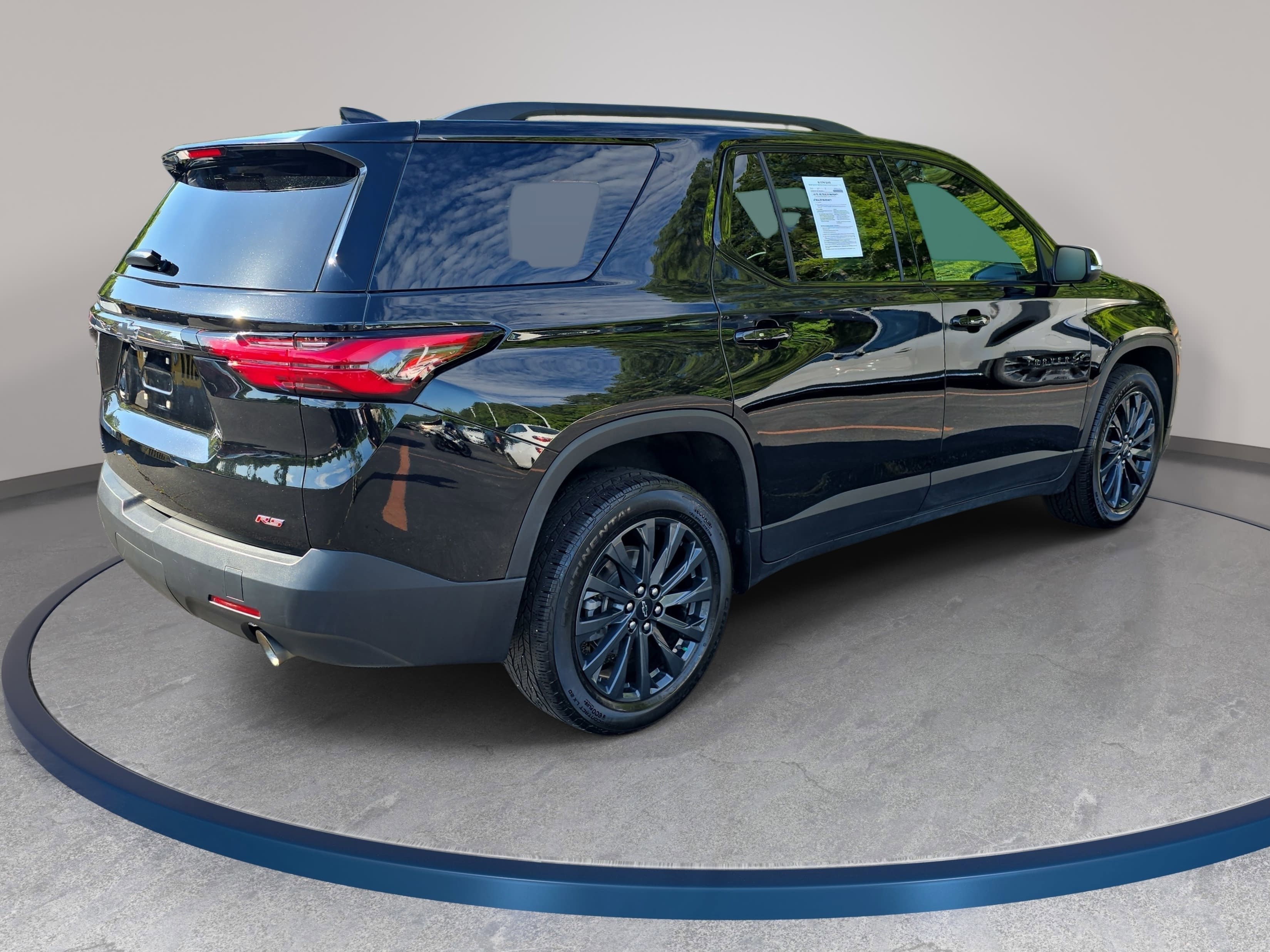 Used 2023 Chevrolet Traverse RS FWD image 5