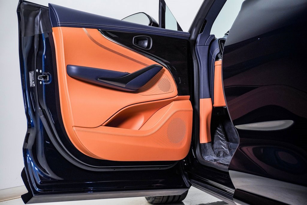 New 2026 Aston Martin DBX 707 image 32