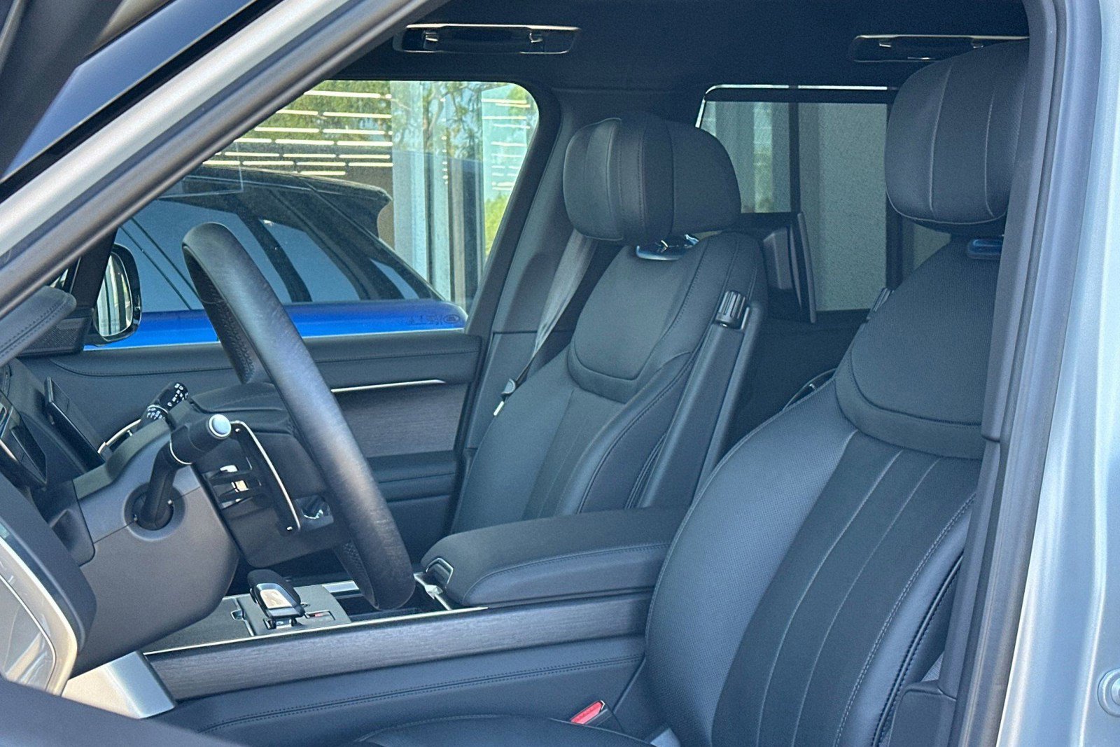 New 2026 Land Rover Range Rover Long Wheelbase Autobiography image 19