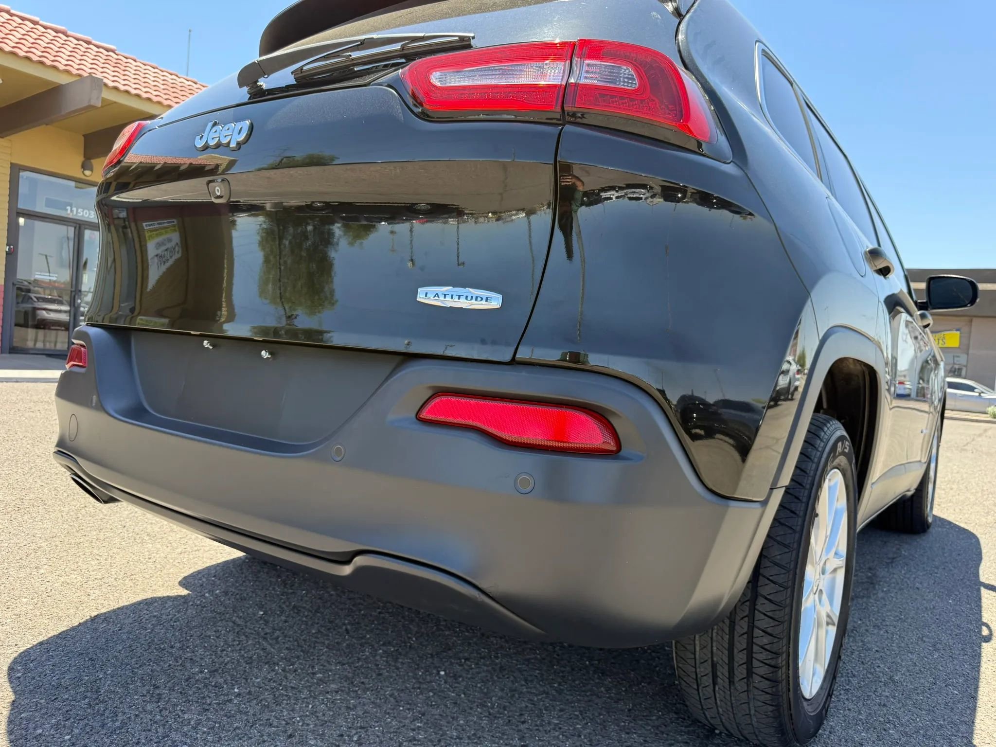 Used 2017 Jeep Cherokee Latitude w/ Safety/Convenience Group FWD image 44