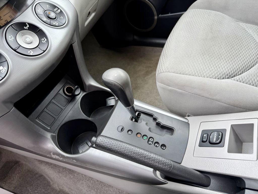 Used 2006 Toyota RAV4 Limited image 16