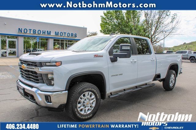 Used 2024 Chevrolet Silverado 3500 LT w/ Convenience Package AWD/4WD image 4