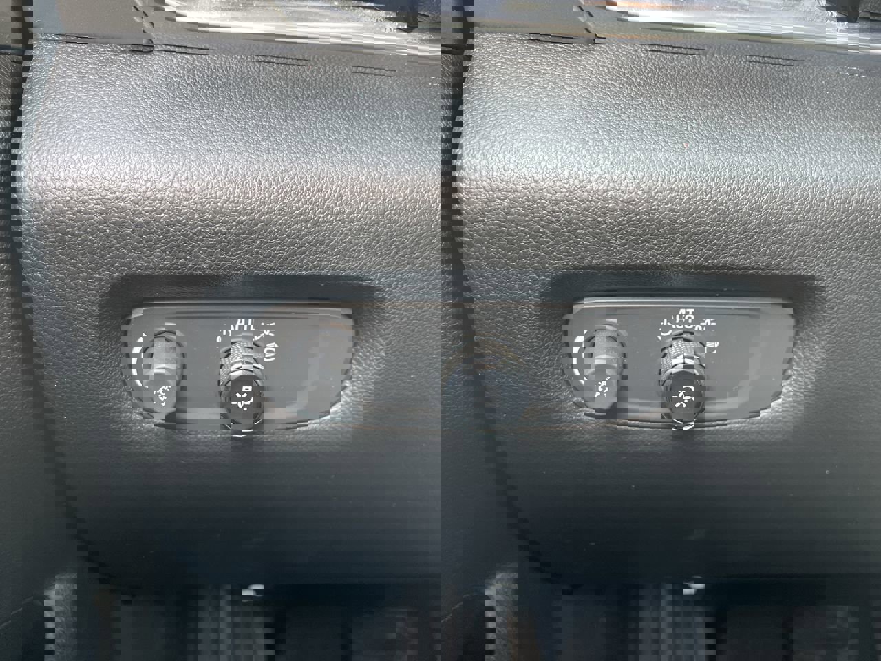 Certified 2023 Chevrolet Traverse LT image 17