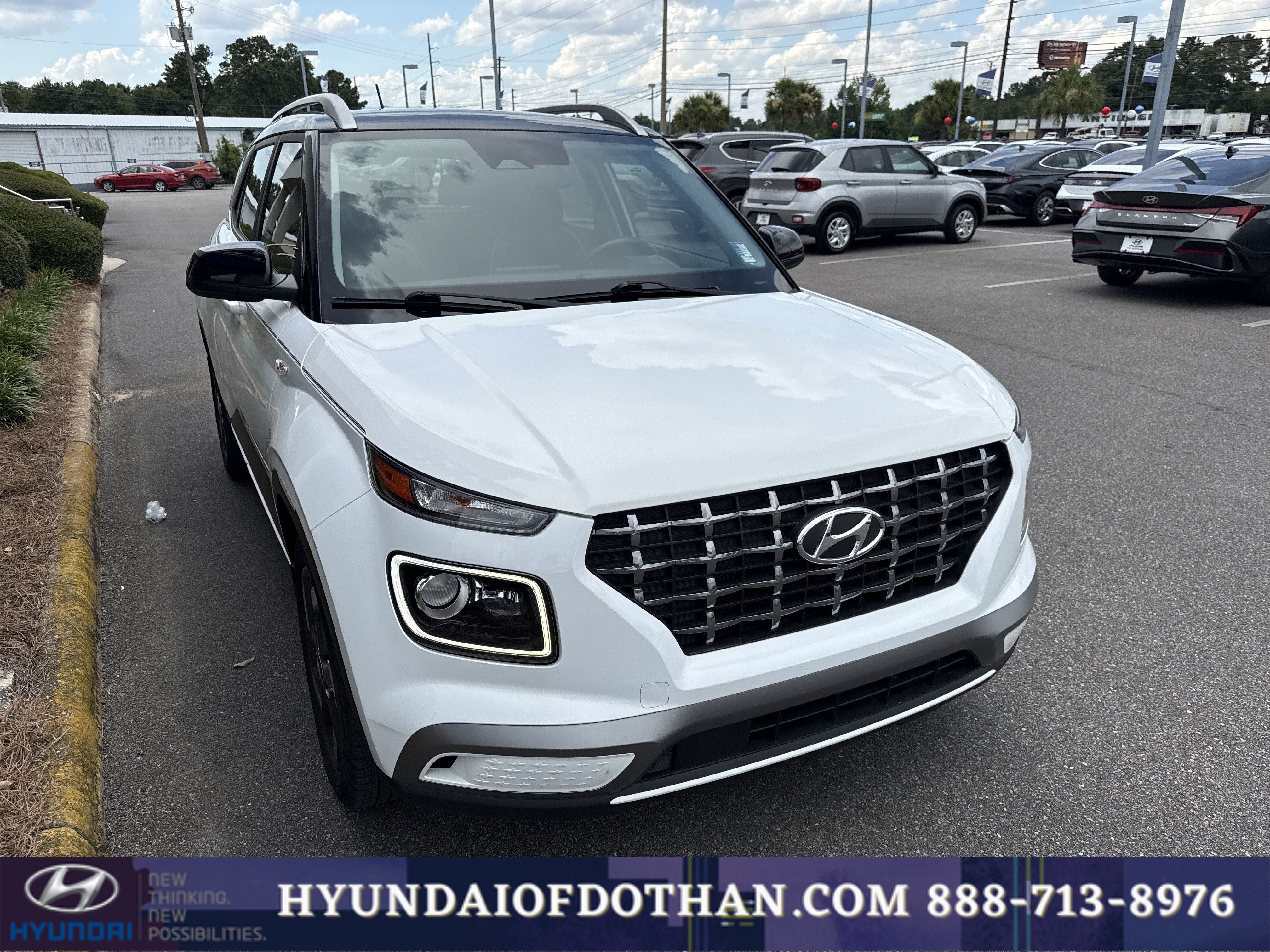 Certified 2023 Hyundai Venue Limited FWD image 5