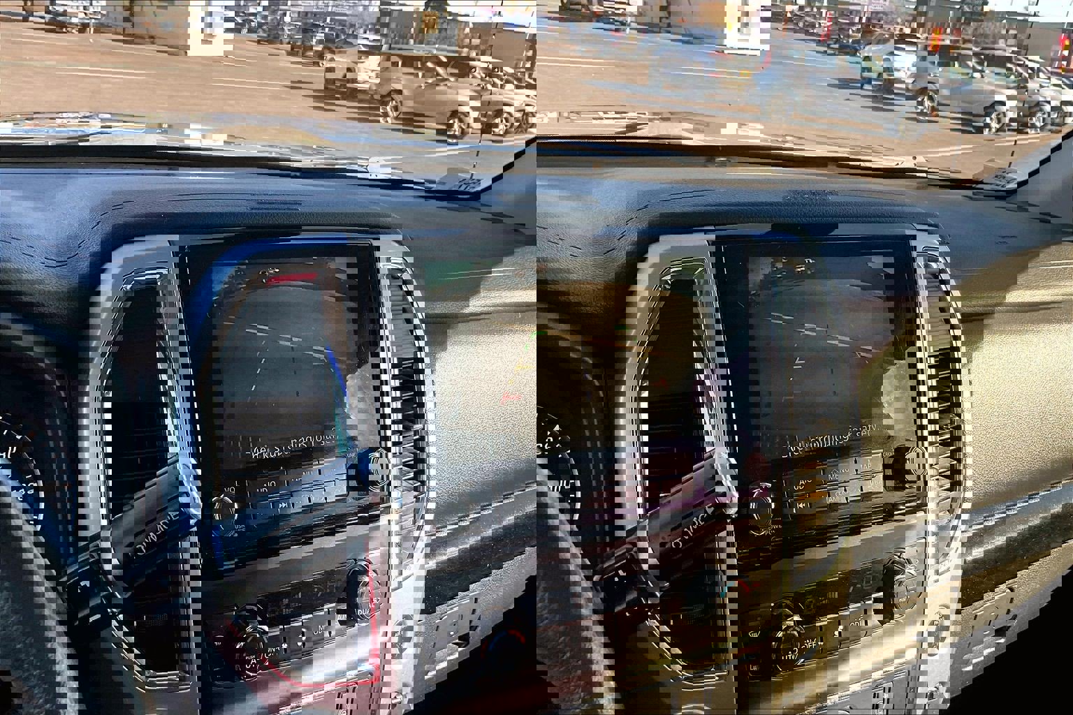 Used 2020 Nissan Titan SV w/ SV Convenience Package image 20