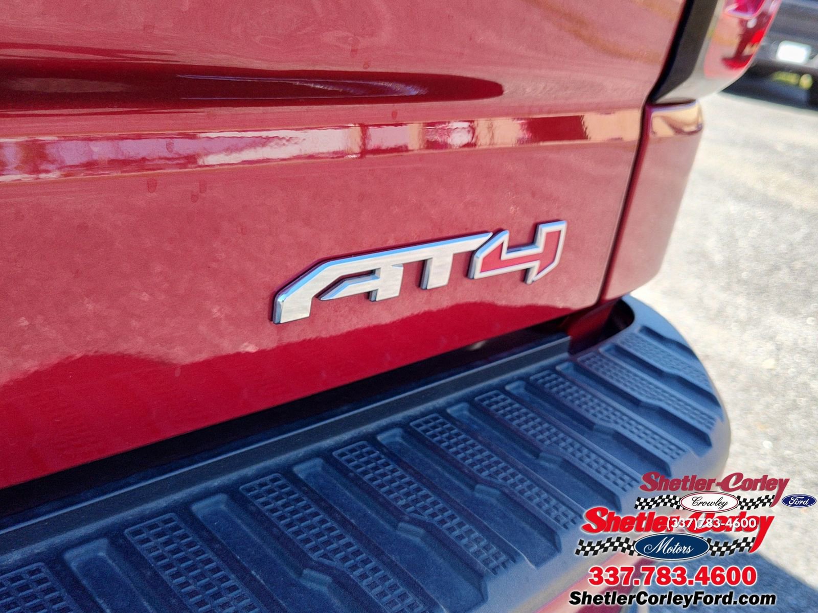 Used 2024 GMC Sierra 1500 AT4 w/ Technology Package image 7