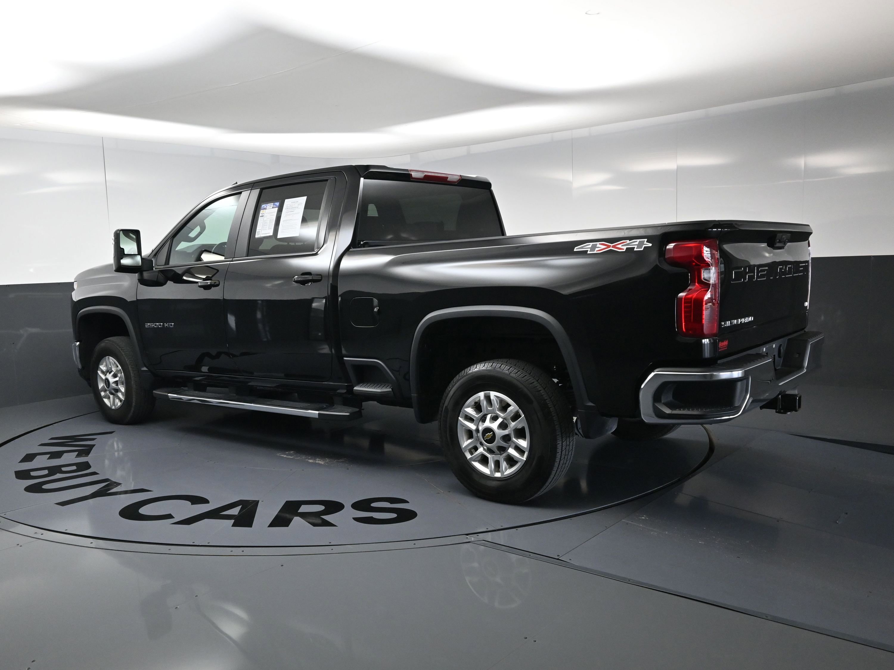 Used 2025 Chevrolet Silverado 2500 LT w/ Convenience Package AWD/4WD image 7
