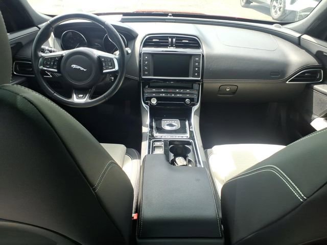 Used 2018 Jaguar XE R-Sport AWD/4WD image 10