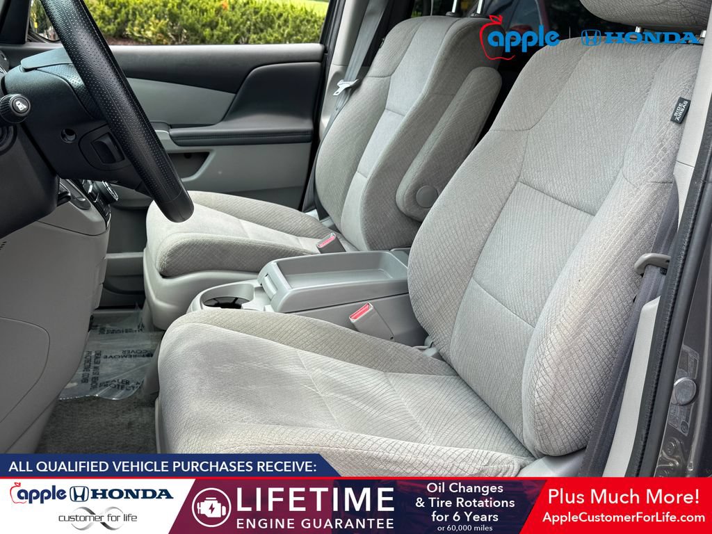 Used 2016 Honda Odyssey SE image 7