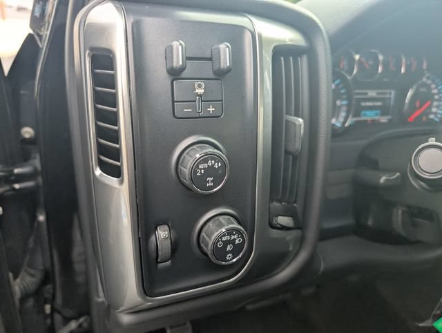 Used 2017 Chevrolet Silverado 1500 LT w/ Midnight Edition AWD/4WD image 12