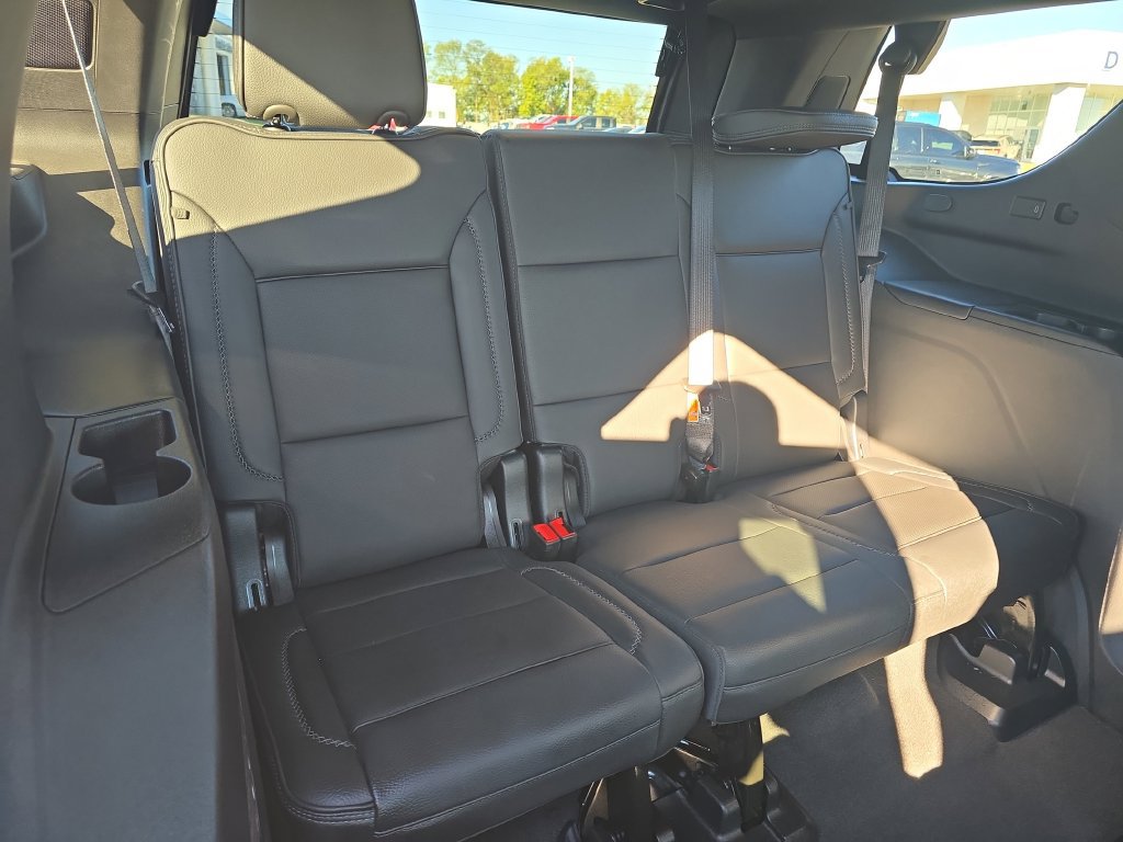 Used 2025 GMC Yukon Denali AWD/4WD image 21