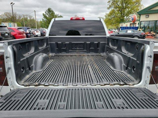Used 2018 Chevrolet Silverado 1500 LT w/ All Star Edition AWD/4WD image 9
