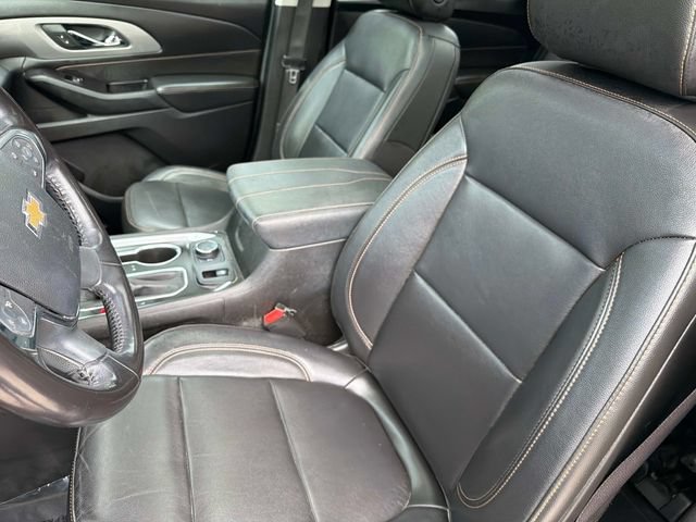 Used 2020 Chevrolet Traverse LT w/ LT Premium Package AWD/4WD image 19
