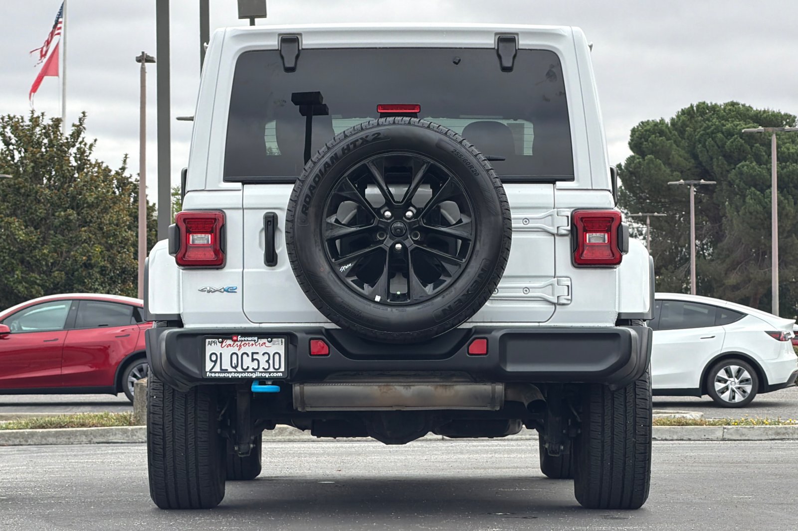 Used 2024 Jeep Wrangler Unlimited Sahara AWD/4WD image 5