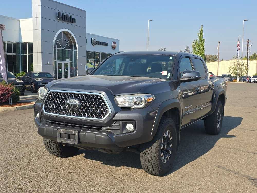 Used 2018 Toyota Tacoma TRD Off-Road AWD/4WD image 8