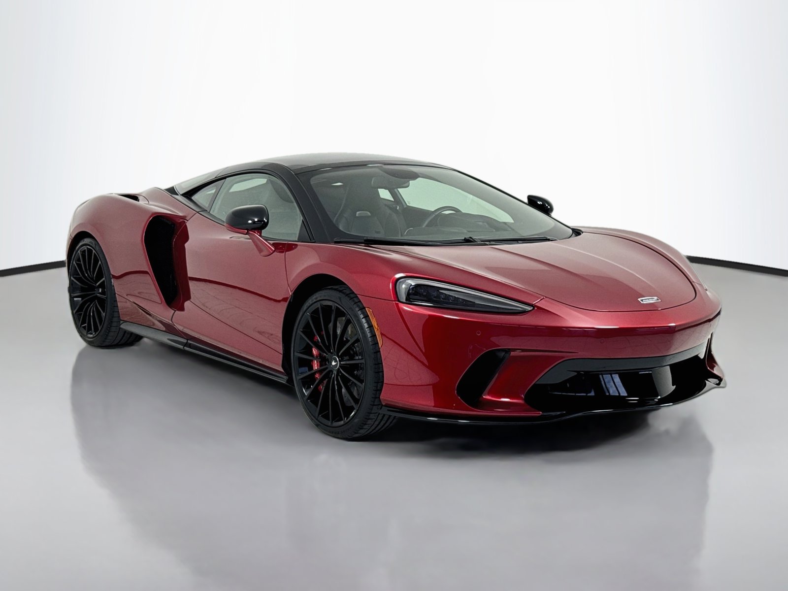 Used 2023 McLaren GT RWD image 1