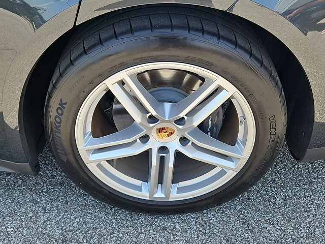 Certified 2024 Porsche Panamera 4 AWD/4WD image 12
