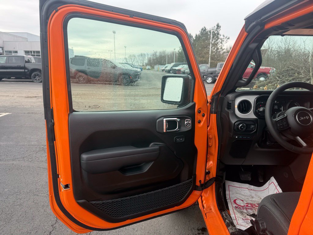 Used 2025 Jeep Wrangler Unlimited Sport S 4xe w/ Convenience Group AWD/4WD image 11