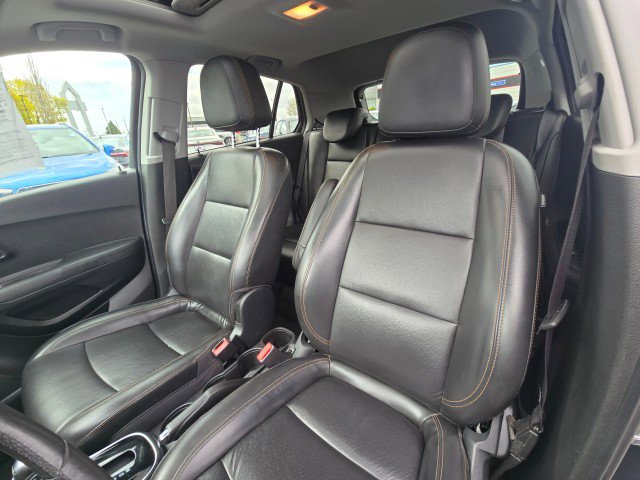 Used 2017 Chevrolet Trax Premier w/ Driver Confidence II Package AWD/4WD image 25
